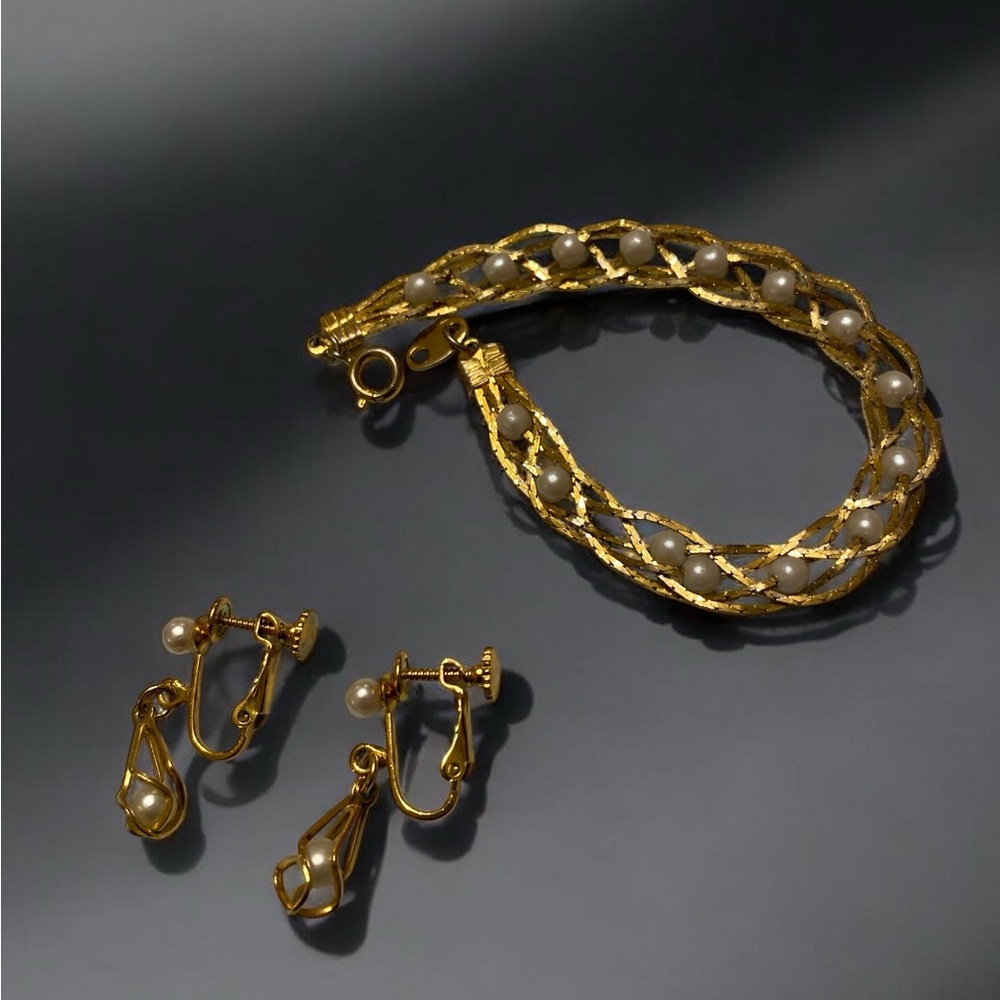 Vintage Pearl & Gold-Tone Lattice Bracelet – Avon SP & Screw Back Pearl Earrings - Picture 12 of 15